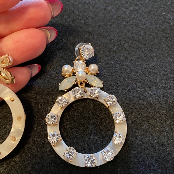 Chandelier earrings - Picture 2 of 3